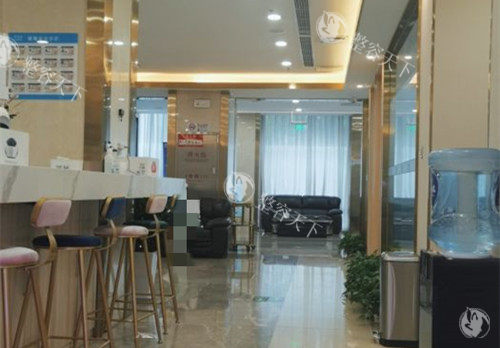 北京碧莲盛植发价格表2025一栏，眉毛种植9550元起/疤痕种植7600元起/发际线种植3800元起