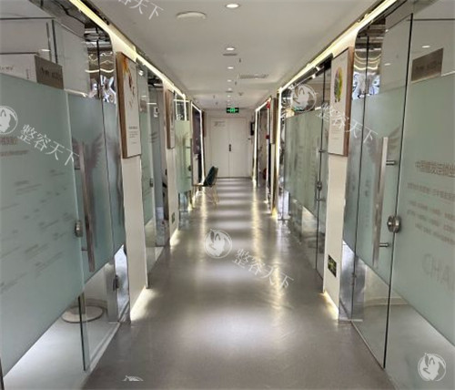 西安熙朵植发收费标准解读：头皮护理4500元起，白发转黑治疗8000元起，助您重拾自信！