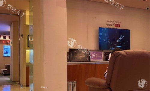 合肥整形医院哪家好?艺星医疗美容与维多利亚整形是我常去的口碑好，设备全的医院！