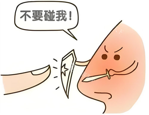 硅胶隆鼻容易歪吗？手术操作规范、术后护理得当就可以避免这个问题