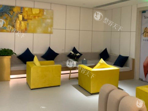 武汉艺星整形价格表：双眼皮/隆鼻/隆胸/吸脂/玻尿酸等价格参考
