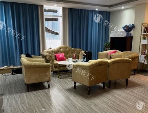 西安大美整形医院新版收费标准一览：双眼皮3000+/隆鼻5000+/假体隆胸17000+/吸脂4800+