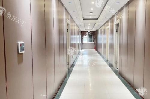 沈阳名流整形医院价格表一览，2025眼整形3000元起/隆鼻5000元起/丰胸8000元起/吸脂8000元起/玻尿酸注射2000元起