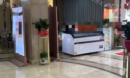 泉州欧菲医疗美容门诊地址在哪里？丰泽区宝洲路！万达商圈核心，交通便利、乘6、8、15公交车可达！