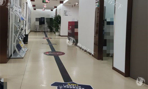 成都西区整形预约电话：028-8691**** 地址金牛区二环路西三段2号 提供多种预约方式