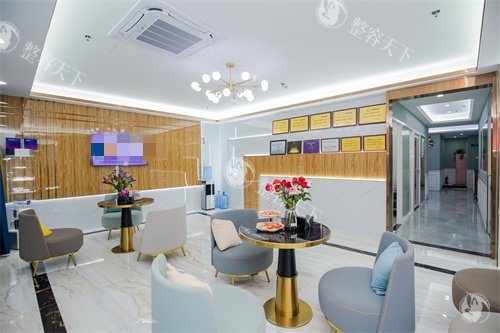 汕头莱美医疗美容收费标准公开，进口膨体隆鼻26800+面部拉皮19800+丰胸36800+都划算！