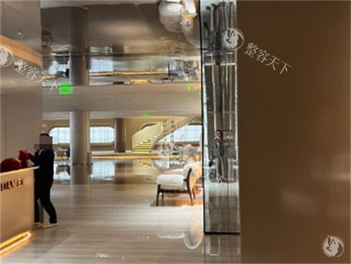 揭秘西安画美王逸涛：军·医出身+个性化方案医师，26年经验，专注胸部整形/隐痕双眼皮技术！​