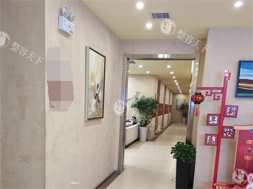哈尔滨艺星隆胸多少钱？曼托23800起，傲诺拉128000起~唐龙医生亲诊，技术更可靠！