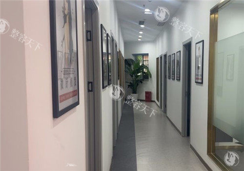 重庆美姿植发是否正规医院？连锁资质+网红术例实测，揭秘本土十年口碑植发机构真伪
