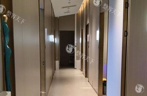 三亚维多利亚整形收费分享，2025年做双眼皮2980+隆鼻6800+丰胸9800+都划算！