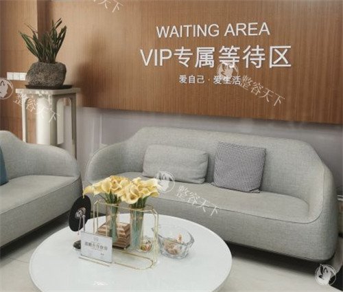 承德欧亚圣美整形收费价格表公开，眼综合8800+隆鼻6800+丰胸30000+都划算！