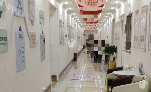 成都达芬奇去眼袋多少钱大公开，经济实惠方案助你重获眼部年轻光彩！