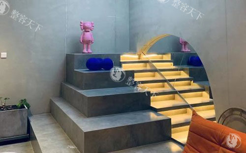 廊坊零皙医疗美容眼鼻整形收费公开，双眼皮3000+隆鼻6800+在当地口碑好！