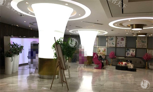 成都铜雀台医学美容医院正规吗？特色解析这家医美机构的资质与实力