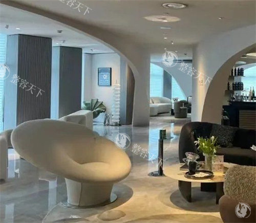 成都铜雀台周柯怎么样？鼻整形医师技术解析与真实口碑都在这里了！