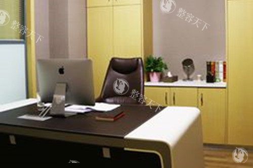 成都铜雀台周柯怎么样？鼻整形医师技术解析与真实口碑都在这里了！