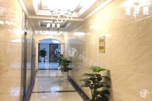 西安西美整形外科做眼袋怎么样？30年经验医生团队、内切外切都可靠、术后自然不凹陷