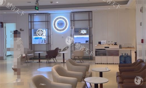 西安画美吸脂医生名单+价格：王仁根果冻橙脂肪胶技术，腰腹吸脂8000元起~