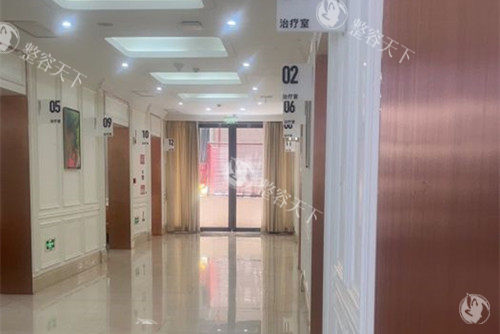 西安画美整形医院价格表2025，查详细双眼皮/隆鼻/丰胸/吸脂/微整注射项目费用