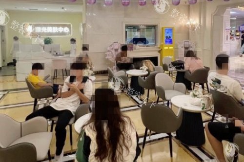 南宁美丽焦点靠近哪个地铁站？医院位于南宁市青秀区东葛路18-1号，距离地铁轨道交通1号线