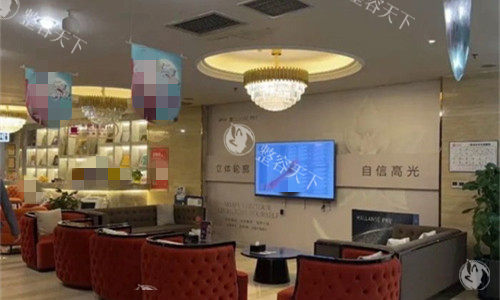 想知道乌鲁木齐华美整形医院地址？这里有详细路线、医生团队及热门整形价格大公开！