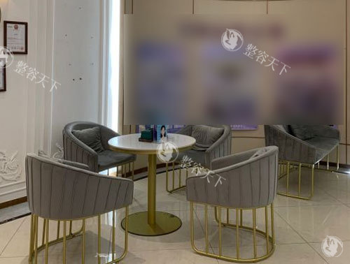 深圳南雅医疗吸脂怎么样？刘富增、张伟彬精细化技术解读，设备革新+个性化方案，价格透明公开！