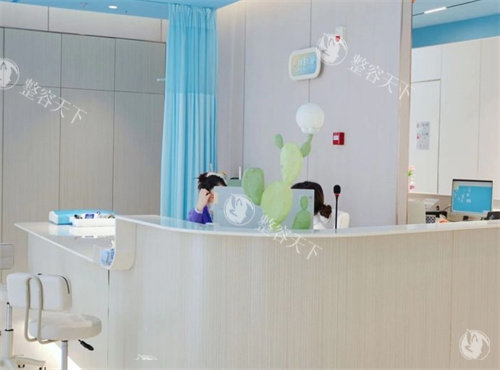 上海和德门诊部价格查询，疤痕针800元起/黄金微针2580元起/热玛吉5代12800元起/乔雅登雅致3000元起