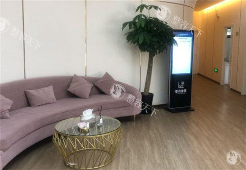 上海去眼袋哪家医院做得好，求推荐！艺星/爱尚丽格/海华/华美/时光医疗美容技术出众口碑好！