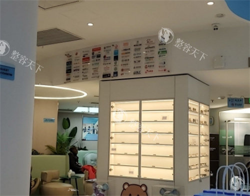 上海和德门诊部价格查询，疤痕针800元起/黄金微针2580元起/热玛吉5代12800元起/乔雅登雅致3000元起