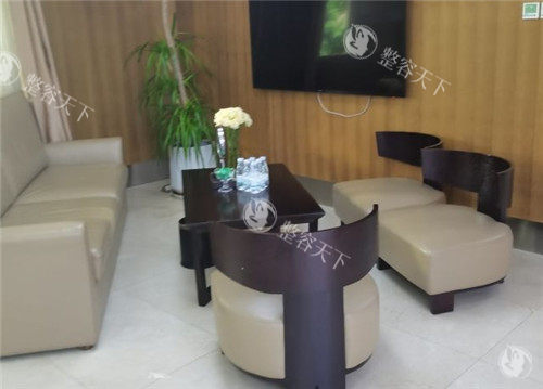 重庆东上整形双眼皮整形怎么样？毕胜医生很有名！从技术特点、医生水平、术后等详细了解