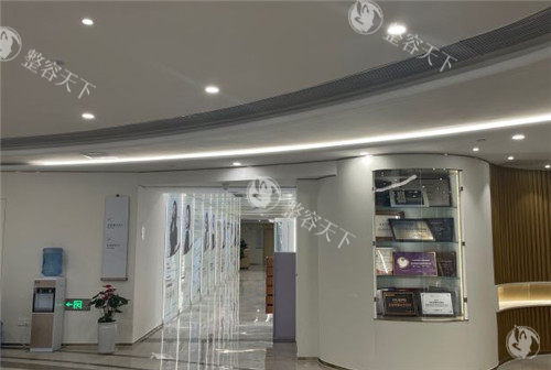 想了解重庆星荣整形医院正规吗？看医院资质、医生实力、网友分享，答案全知晓！