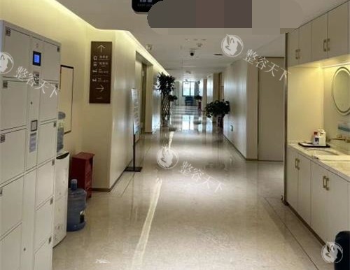 昆明韩辰整形医院价格表查看，眼鼻胸整形/吸脂/面部抗衰等费用都有！
