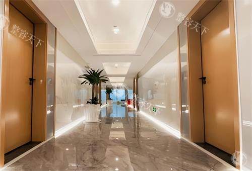 西安西美整形外科医院2025价格表来袭：开眼角3800元起、线雕提升15000元起、果酸焕肤680元起