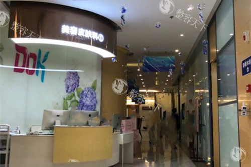 成都铜雀台医美美容医院 2025 价格表上新：膨体隆鼻15800 元起、开眼角4800 元起、眉弓填充6589 元起