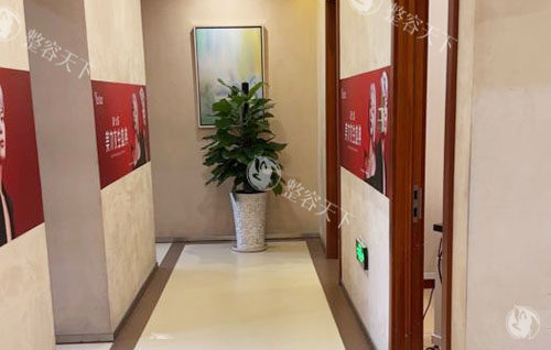 哈尔滨艺星医疗美容医院 2025 价格表一览：祛眼袋3800 元起、假体隆鼻5800 元起、假体隆胸9800 元起