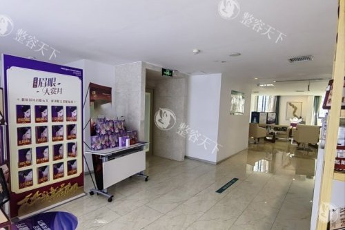 南宁爱思特整形医院价格表查询，双眼皮3000起/隆鼻8000起/隆胸20000起！