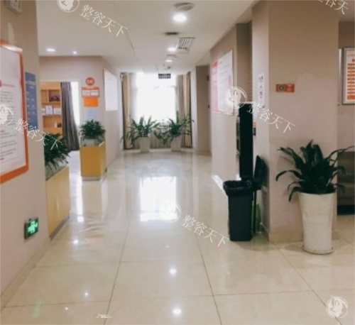 深圳港龙妇产医院环境图