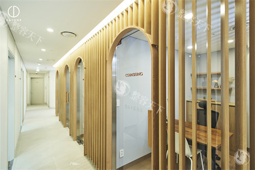 韩国Dayone医院江南站店走廊环境
