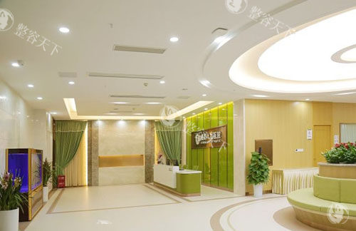 成都九龙医院前台环境图