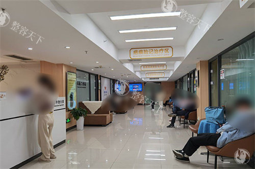 长沙中科皮肤病医院走廊环境