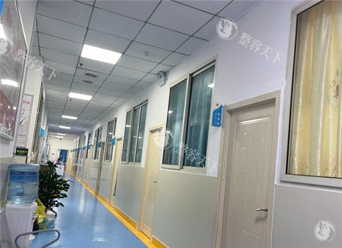 贵阳西部医院走廊图片