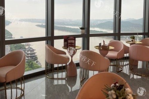 长沙美研整形候诊区域