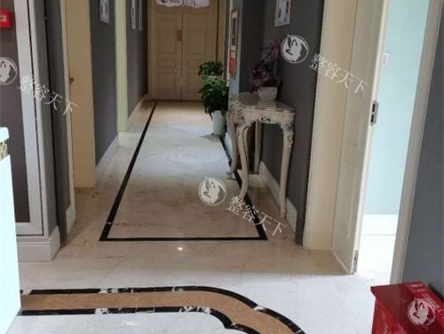 四川南充华美名媛医疗美容门诊部走廊