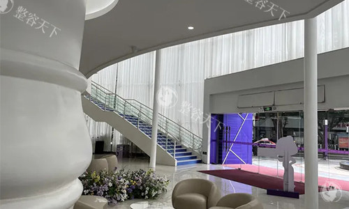 广州美莱整形医院的大厅环境图