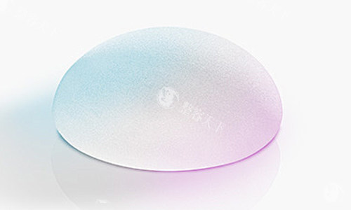 想隆胸却纠结选铂蕴还是曼托？从多个维度为你深度剖析，看完不再迷茫！