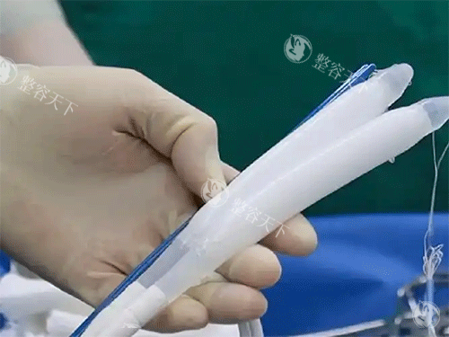 男性三件套假体照片