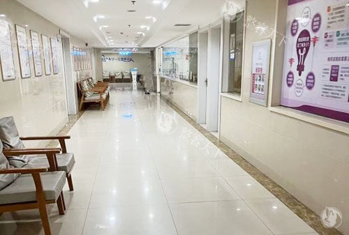 合肥民众医院私密科走廊环境实拍图