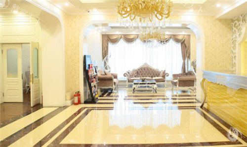 沈阳名流做眼袋哪个医生好？王莉莉、何鸿智、桓莉医生深受本地求美者信赖