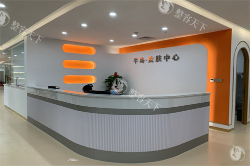 2025梅州市半岛医疗美容价格表大揭秘：眼综合2980 元起、半助软骨15000 元起、硅胶隆胸5757 元起