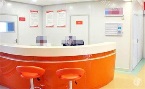 南阳天伦医院私密科护士站环境图